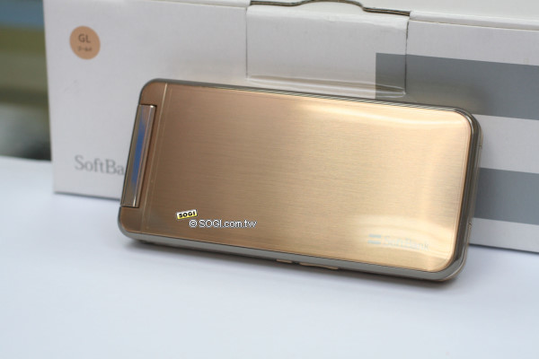 優雅海灘系!Sharp 824SH 防水320萬畫素手機 優雅海灘系!Sharp 824SH 防水320萬畫素手機