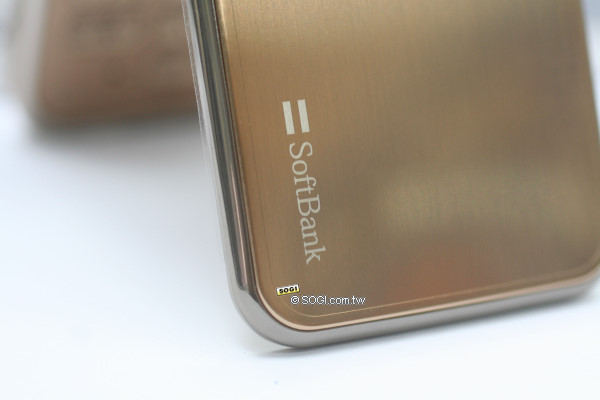 優雅海灘系!Sharp 824SH 防水320萬畫素手機 優雅海灘系!Sharp 824SH 防水320萬畫素手機