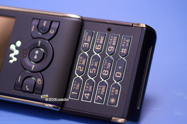 中階好機！Sony Ericsson W595 多頭音樂最有趣