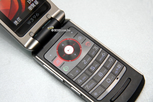 MOTO W396 平價「歌機」我最靚 MOTO W396 平價「歌機」我最靚