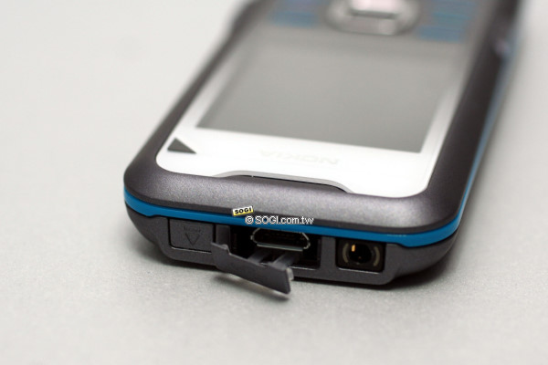 Nokia 7210 Supernova 超薄輕巧、入門超新星 Nokia 7210 Supernova 超薄輕巧、入門超新星