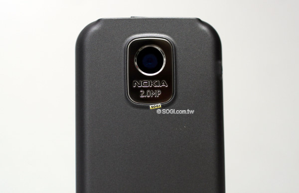 Nokia 7210 Supernova 超薄輕巧、入門超新星 Nokia 7210 Supernova 超薄輕巧、入門超新星