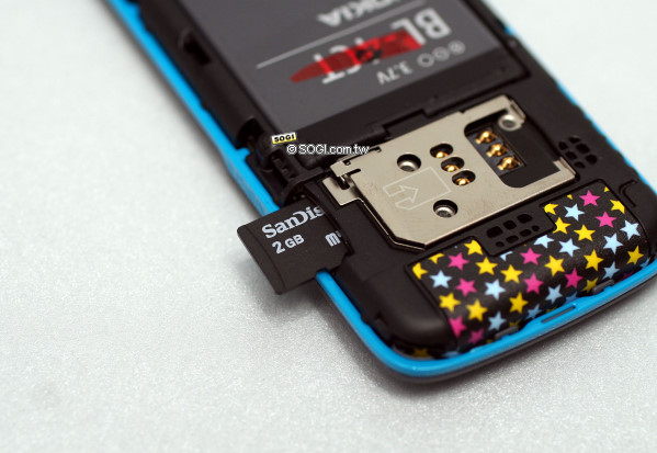 Nokia 7210 Supernova 超薄輕巧、入門超新星 Nokia 7210 Supernova 超薄輕巧、入門超新星