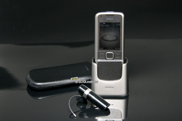 Nokia 8800 Carbon Arte 碳纖維科技貴公子 Nokia 8800 Carbon Arte 碳纖維科技貴公子