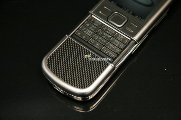 Nokia 8800 Carbon Arte 碳纖維科技貴公子 Nokia 8800 Carbon Arte 碳纖維科技貴公子