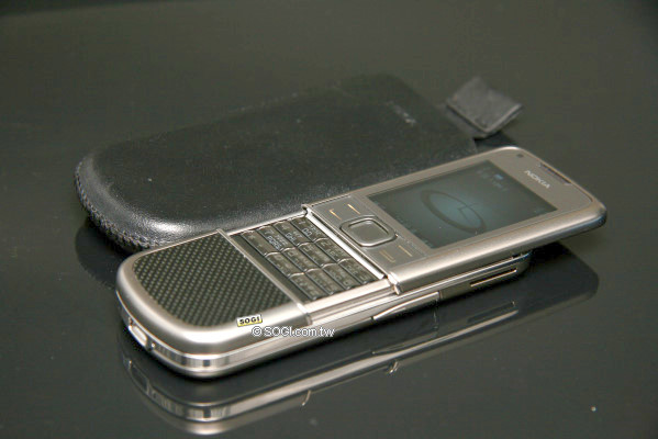 Nokia 8800 Carbon Arte 碳纖維科技貴公子 Nokia 8800 Carbon Arte 碳纖維科技貴公子