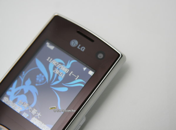 LG KF311 雙面時尚 一機兼得 LG KF311 雙面時尚 一機兼得