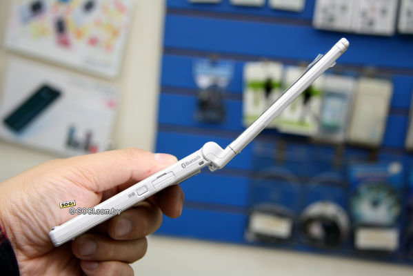 大家一起轉!Panasonic P-01A 五百萬照相手機 大家一起轉!Panasonic P-01A 五百萬照相手機