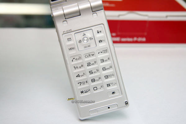 大家一起轉!Panasonic P-01A 五百萬照相手機 大家一起轉!Panasonic P-01A 五百萬照相手機