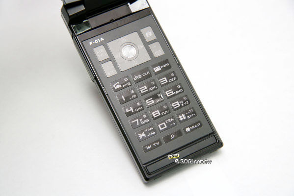 入浴不怕!520 萬畫素、防水機 Fujitsu F-01A 入浴不怕!520 萬畫素、防水機 Fujitsu F-01A