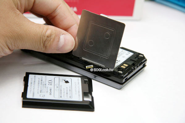 入浴不怕!520 萬畫素、防水機 Fujitsu F-01A 入浴不怕!520 萬畫素、防水機 Fujitsu F-01A