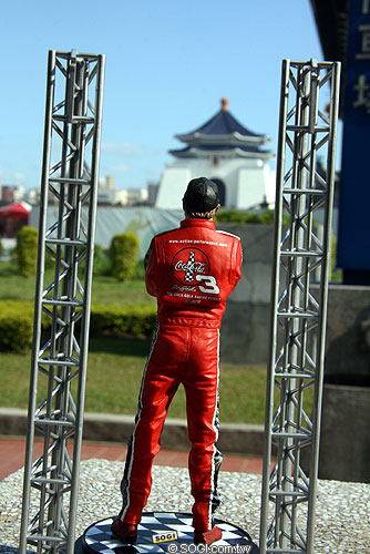 無與倫比!Samsung innov8 i8510 連賽車手也著迷 無與倫比!Samsung innov8 i8510 連賽車手也著迷