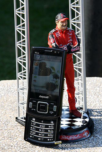 無與倫比!Samsung innov8 i8510 連賽車手也著迷 無與倫比!Samsung innov8 i8510 連賽車手也著迷