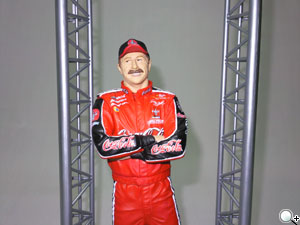 無與倫比!Samsung innov8 i8510 連賽車手也著迷 無與倫比!Samsung innov8 i8510 連賽車手也著迷