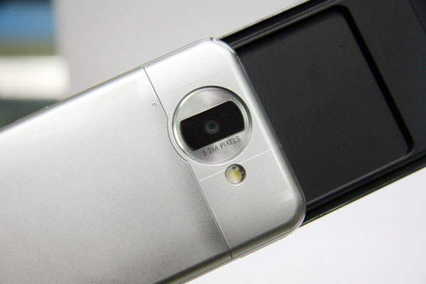 世界之最!3.8 吋觸控指「舞」機 Sharp 931SH 世界之最!3.8 吋觸控指「舞」機 Sharp 931SH