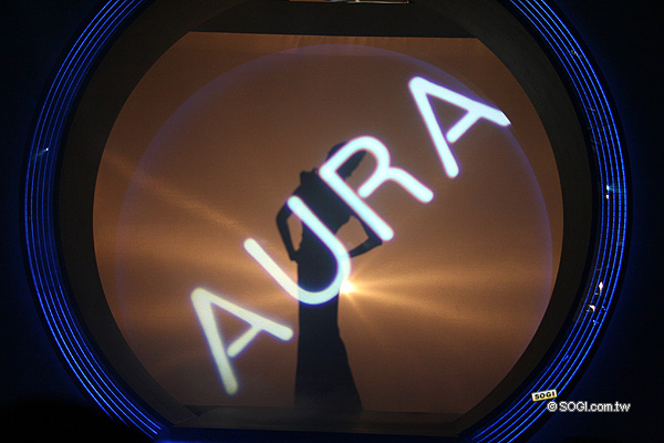 MOTO AURA 獨特精品 售價近六萬搶攻高消費族群 MOTO AURA 獨特精品 售價近六萬搶攻高消費族群