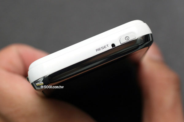 冬季雪白款 Samsung OMNIA i908 新色賞 冬季雪白款 Samsung OMNIA i908 新色賞