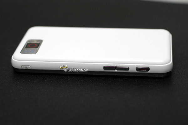冬季雪白款 Samsung OMNIA i908 新色賞 冬季雪白款 Samsung OMNIA i908 新色賞