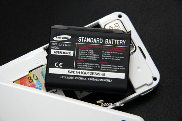 冬季雪白款 Samsung OMNIA i908 新色賞 冬季雪白款 Samsung OMNIA i908 新色賞