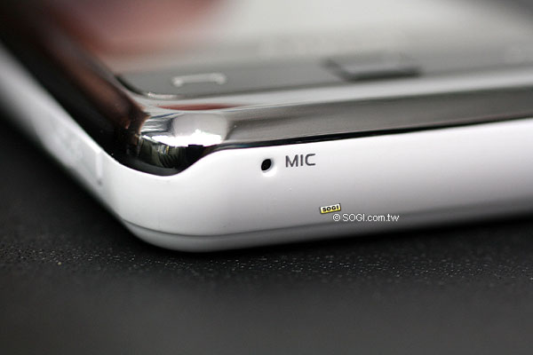 冬季雪白款 Samsung OMNIA i908 新色賞 冬季雪白款 Samsung OMNIA i908 新色賞