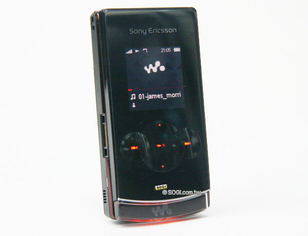 換色!Sony Ericsson W980 低調華麗酒紅夜店風 換色!Sony Ericsson W980 低調華麗酒紅夜店風
