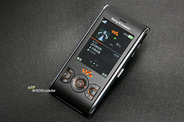 Sony Ericsson W595 四色佳餚 你選哪道? Sony Ericsson W595 四色佳餚 你選哪道?