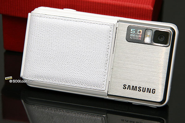 浪漫樂章 Samsung F488 珍珠白新色到 浪漫樂章 Samsung F488 珍珠白新色到