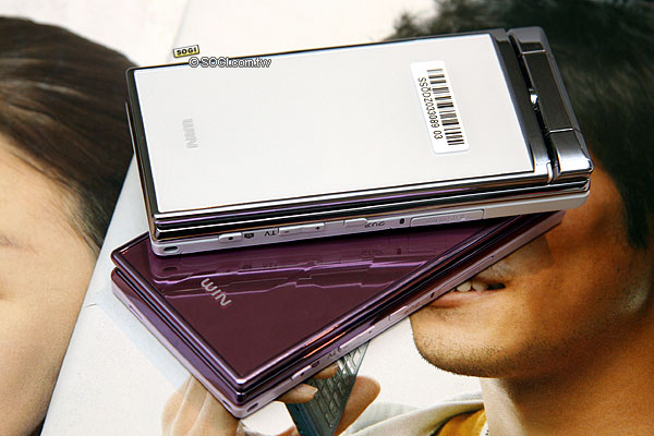 年前震撼!au x Sony Ericsson W64S 首度解鎖 年前震撼!au x Sony Ericsson W64S 首度解鎖