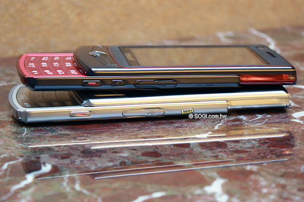 【MWC 2009】三星S8300、S7350 薄型滑蓋典範 【MWC 2009】三星S8300、S7350 薄型滑蓋典範