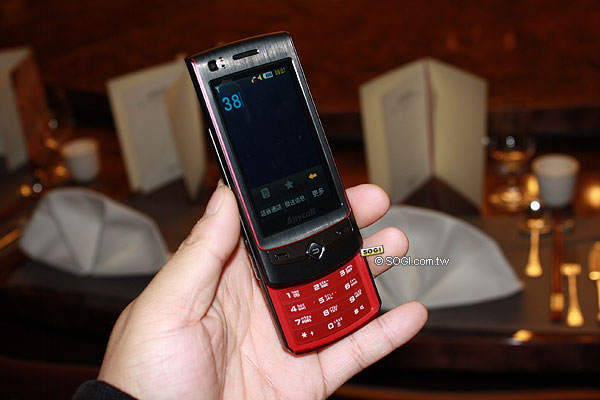 【MWC 2009】三星S8300、S7350 薄型滑蓋典範 【MWC 2009】三星S8300、S7350 薄型滑蓋典範