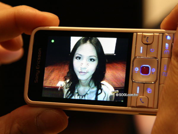 【MWC 2009】SE C901、C510 近拍直擊 【MWC 2009】SE C901、C510 近拍直擊