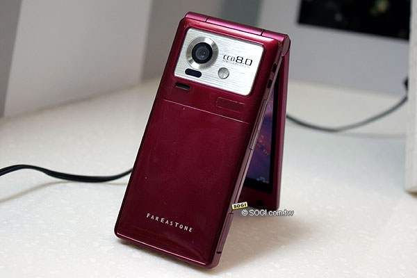 首款800萬CCD照相手機 Sharp WX-T930直擊