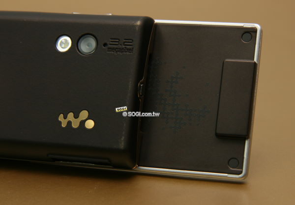3.5G 飆網瘋音樂 Sony Ericsson W705
