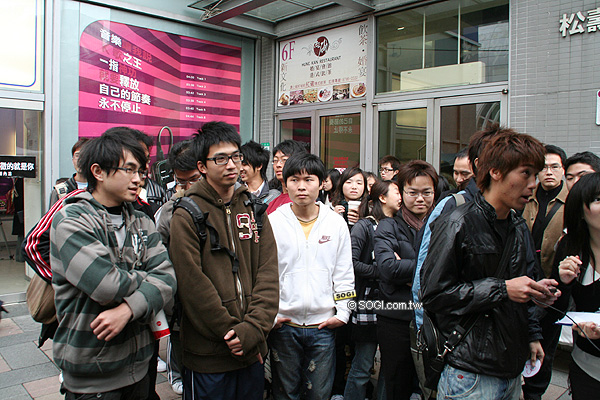 NOKIA 10 萬月薪玩到手! N-Gage 遊戲玩翻天直擊 NOKIA 10 萬月薪玩到手! N-Gage 遊戲玩翻天直擊