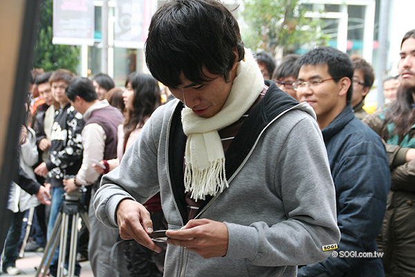 NOKIA 10 萬月薪玩到手! N-Gage 遊戲玩翻天直擊 NOKIA 10 萬月薪玩到手! N-Gage 遊戲玩翻天直擊