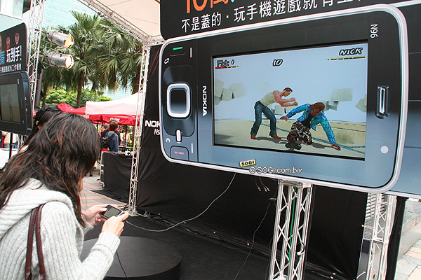 NOKIA 10 萬月薪玩到手! N-Gage 遊戲玩翻天直擊 NOKIA 10 萬月薪玩到手! N-Gage 遊戲玩翻天直擊