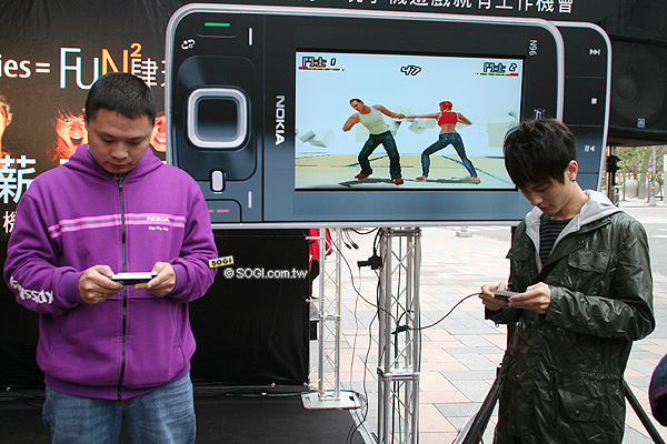 NOKIA 10 萬月薪玩到手! N-Gage 遊戲玩翻天直擊 NOKIA 10 萬月薪玩到手! N-Gage 遊戲玩翻天直擊