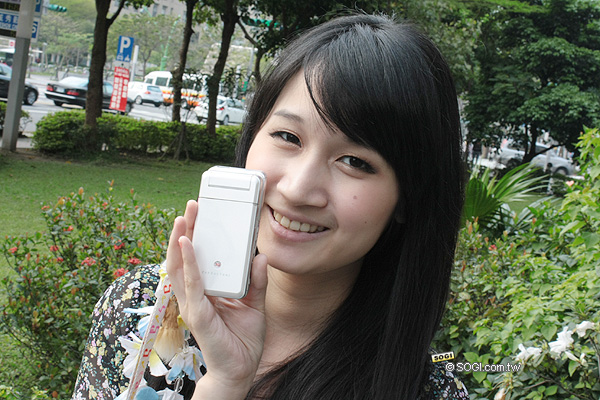 微笑對焦正夯!四款人氣手機見分曉 微笑對焦正夯!四款人氣手機見分曉