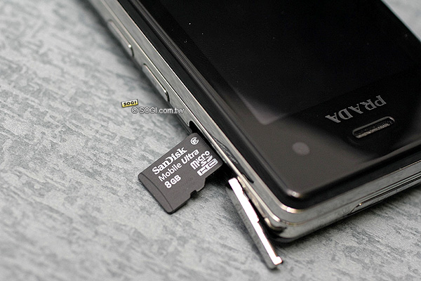 迷人風采！PRADA II KF900 手機＋腕表 時尚嶄現