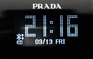 迷人風采！PRADA II KF900 手機＋腕表 時尚嶄現