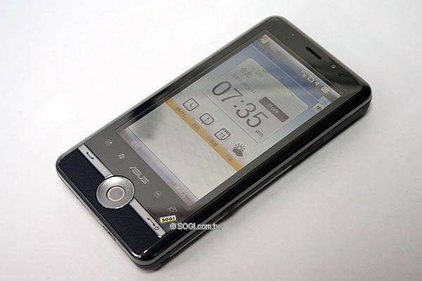 Asus手機告別作 寬螢幕智慧機P835 Asus手機告別作 寬螢幕智慧機P835