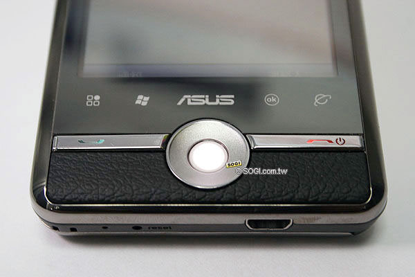 Asus手機告別作 寬螢幕智慧機P835 Asus手機告別作 寬螢幕智慧機P835