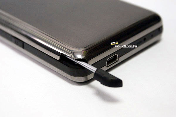 Asus手機告別作 寬螢幕智慧機P835 Asus手機告別作 寬螢幕智慧機P835