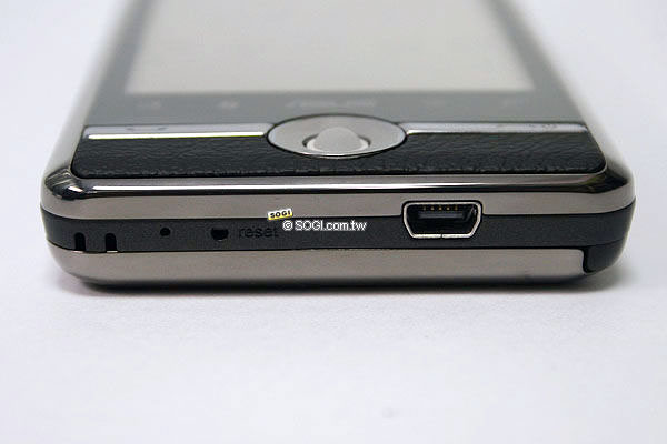 Asus手機告別作 寬螢幕智慧機P835 Asus手機告別作 寬螢幕智慧機P835