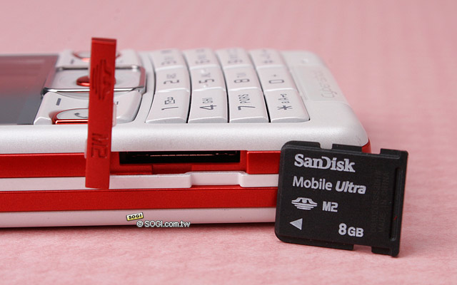 超值美機!Sony Ericsson C510「耀眼白」寫真 超值美機!Sony Ericsson C510「耀眼白」寫真