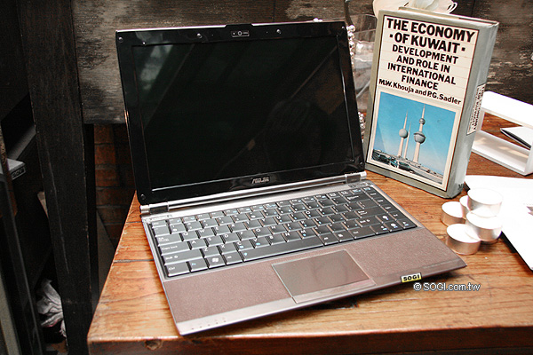 Asus P835 vs HTC Touch HD 外觀暨春季 NB 新品上市 Asus P835 vs HTC Touch HD 外觀暨春季 NB 新品上市