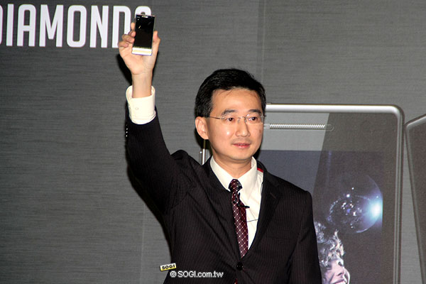 HTC二代鑽石機4月底上市 售價21,900元 HTC二代鑽石機4月底上市 售價21,900元