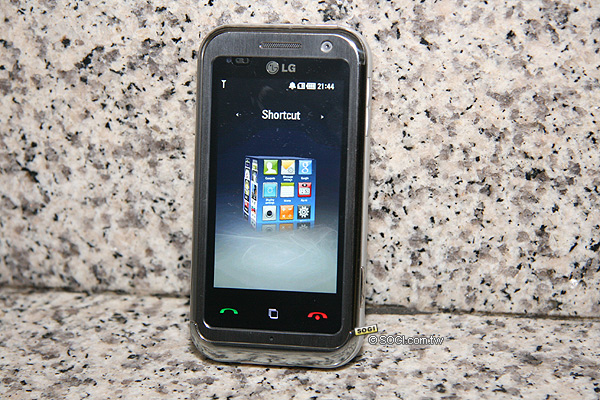 LG KM900魔術方塊轉不停 上市價17,900元 LG KM900魔術方塊轉不停 上市價17,900元