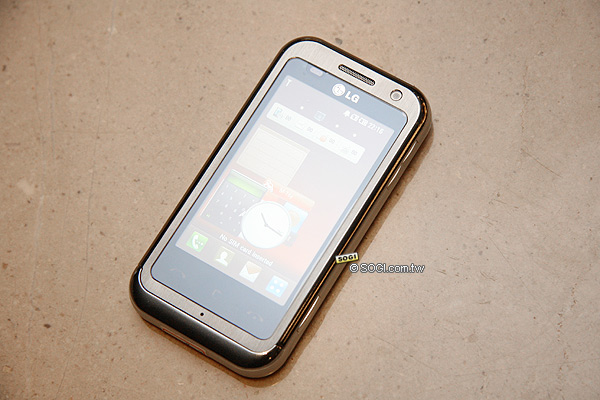 LG KM900魔術方塊轉不停 上市價17,900元 LG KM900魔術方塊轉不停 上市價17,900元