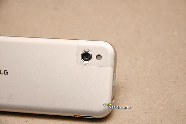 LG KM900魔術方塊轉不停 上市價17,900元 LG KM900魔術方塊轉不停 上市價17,900元